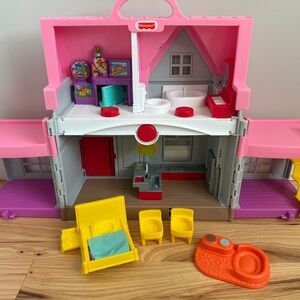 Fisher-Price Pink Little People Big Helpers House